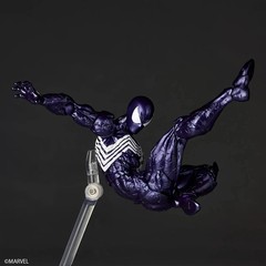 Kaiyodo Revoltech Symbiote Spider-Man Action Figure Purple Version New in Stock