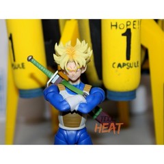 SH Figuarts Dragon Ball FUTURE TRUNKS & 3D PRINTED TIME MACHINE CUSTOM SPACESHIP