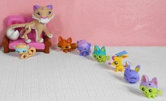 Animal Jam Pet Pals Lot_13 Mini Figures 1 inch _Snow Leopard Figure 2.5″_ Couch