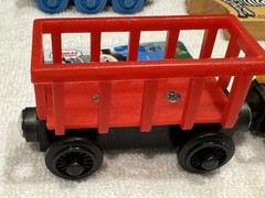 Thomas Wooden Railway Thomas Circus Tiger Elephant Zebra Red Yellow Car SeeVideo
