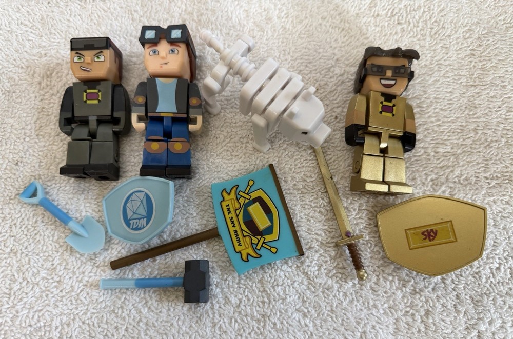 Tube Heroes Action Figure Lot DanTDM Grim & Sky Does Minecraft W/ Accessories