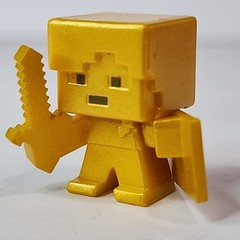 Minecraft Mini-Figure Chest Series #3 1″ Gold Alex with Shield Figure Mojang