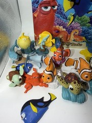 Lot Of 21 Finding dory Pvc Lot & Playmat & Book Nemo Disney Store Busy Book