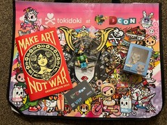 Designercon 2023 DCON Vincent Bearbrick VIP Bag Pin Tokidoki Nezuko Kamado