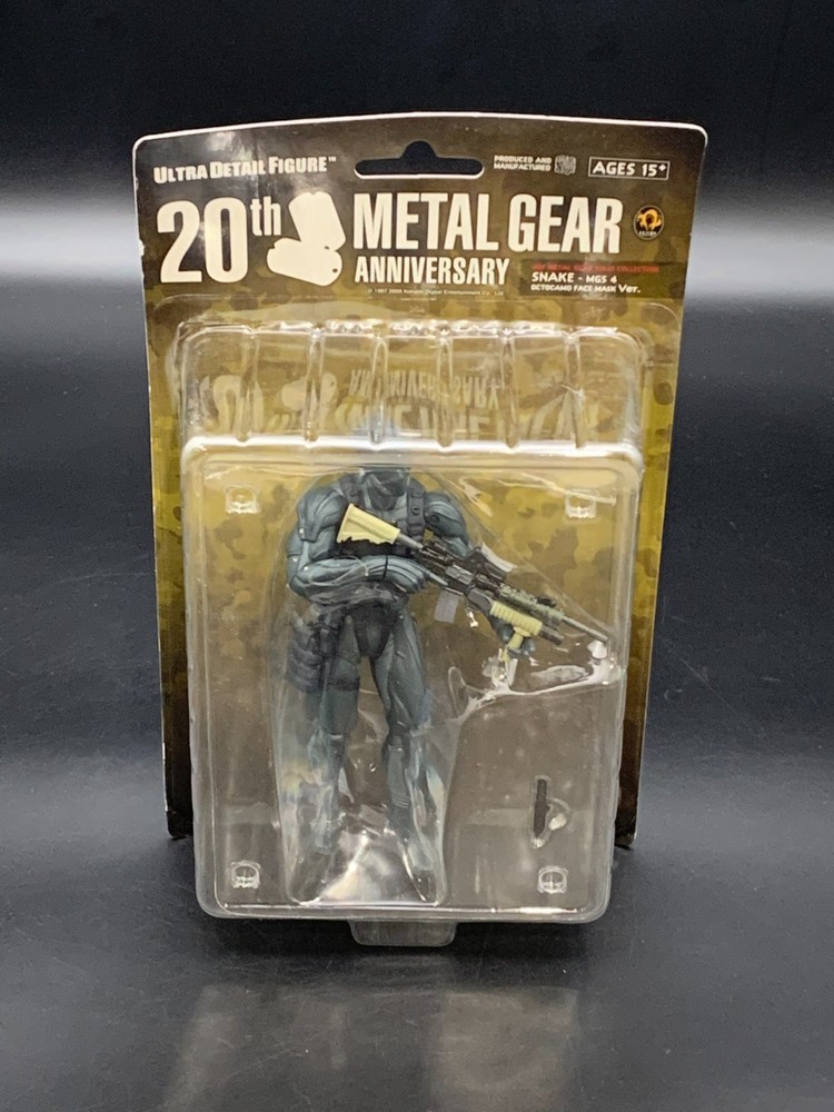 METAL GEAR SOLID SNAKE mgs 4 octocamo face mask FIGURE 20TH ANNIVERSARY MEDICOM