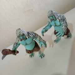 H.G. Wells’ George time traveler and Morlock For Time Machine 1/18 scale