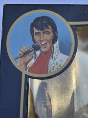 Elvis Presley Graceland 12 in Action Figure w/ Guitar Mic 1984 with souvenir cup