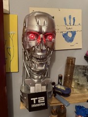 T800 BUST LIFESIZE Terminator Light Up Eyes