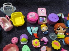 Shopkins- Disney Happy Places Mixed – Moose Figures, Accessories – Large Lot