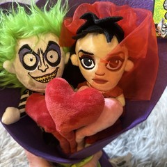 BEETLEJUICE & LYDIA Valentine’s Day 13″ Plush Bouquet Brand New With Tag