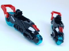 Metal Cardbot S FLASHVECTOR Race Car Transformer Robot Toy