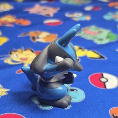 Pokemon Lucario Figure Finger Puppet 2006 Nintendo Bandai PVC Japan USA Seller
