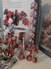 Hasbro Transformers Combiner Wars Victorion Set Complete.