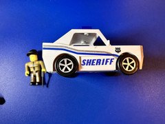 ROBL0X SHERIFF: NEIGHBORHOOD OF ROBLOXIA PATROL CAR Figure COMPLETE (NO CODE)