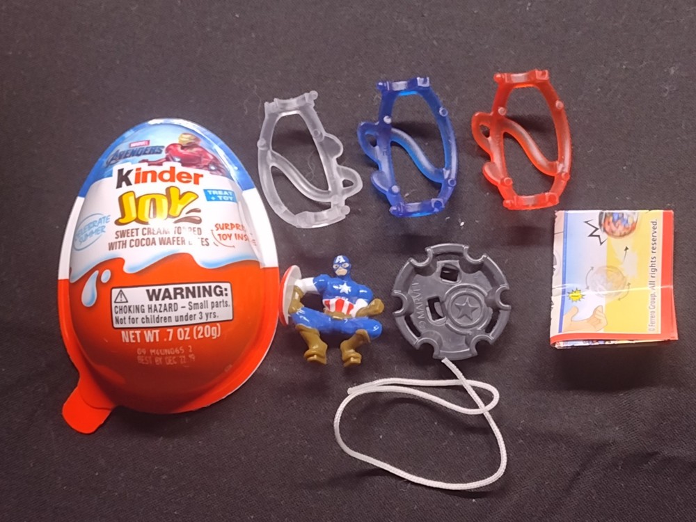 Marvel’s The Avengers Captain America Kinder Joy Miniature Figure