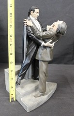 SIDESHOW DRACULA vs RENFIELD POLYSTONE DIORAMA STATUE Universal Monsters Figure