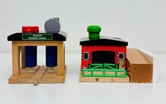 Track and Road Deluxe Set Thomas & Friends Wooden Railway LC99436 READ NOTES