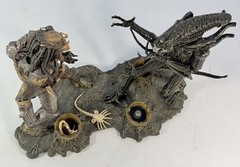 McFarlane Toys 2002 Movie Maniacs Alien vs. Predator Deluxe Set Action Figures