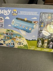 New Bluey 3-IN-1 Transforming Plane Mega Playset Ultimate Family Trip 42 Pieces