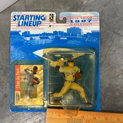 Starting Lineup Kenner Nip Chan Ho Park Los Angeles Dodgers MLB Action Figure
