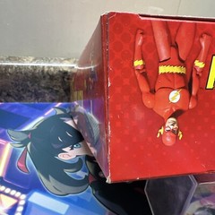 DC Direct Flash & Kid Flash Deluxe Action Figure boxed set w/ treadmill/ring