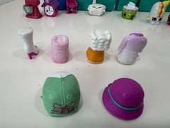 Shopkins Lot Of 23 Different Mini Figures & Bags Moose Enterprise