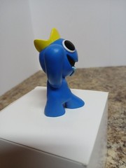 Rainbow friends blind bag figure SERIES 2 blue Roy Mojo open pack 2.5”