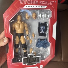 WWE ULTIMATE EDITION Monday Night War Exclusive “Stone Cold” Steve Austin Figure