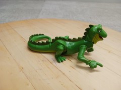 Vintage Rainforest Cafe Iggy Iguana Action Figure 2000 Poseable Green 3” Tall