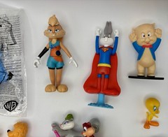 Vintage Lot of 17 Looney Tunes Toons Figures Toys Warner Bros Bugs Bunny Coyote