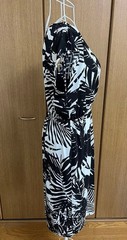 PINKY&DIANNE Sleeveless Knee-Length Dress, Black and White Leaf Pattern