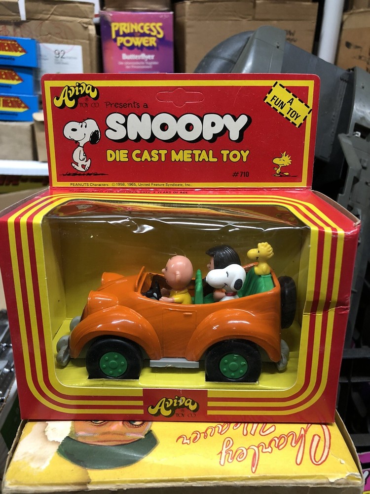 Aviva Toys Peanuts Snoopy’s Family Car diecast new old stock case fresh