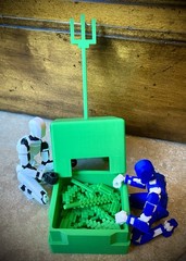 Dummy 13 Pixelated Tools and Weapons 17pcs Video Game inspired: backpack, sword