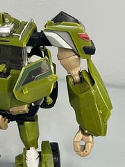Hasbro Transformers Prime 2011 First Edition Voyager Class Bulkhead