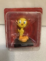 WARNER BROS LOONEY TUNES DIE CAST METAL CHARACTERS SYLVESTER AND TWEETY