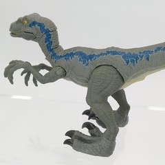 Jurassic Park World Velociraptor Savage Strike “Blue” Dinosaur Forward Leap