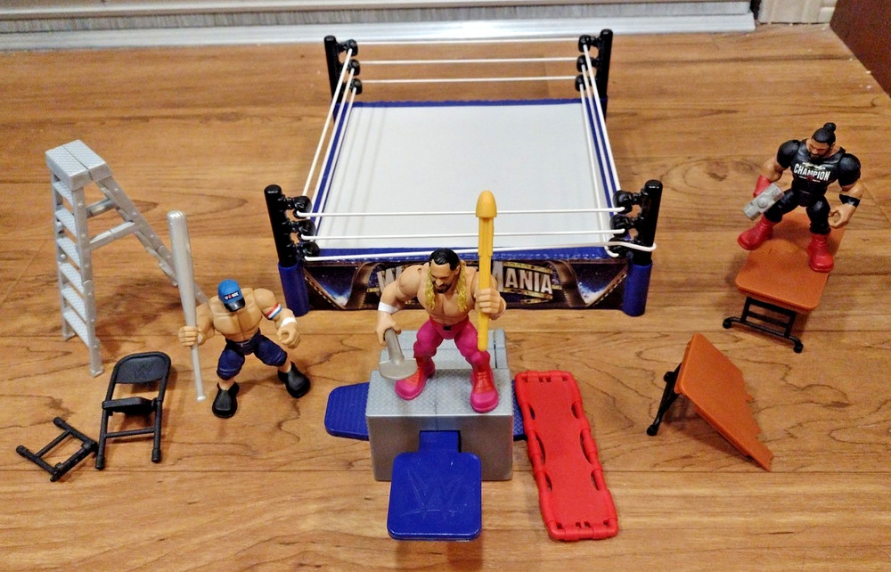 WWE Knuckle Crunchers RING “Wrestlemania goes Hollywood” Not Complete Toy Used