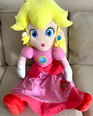 GIANT PRINCESS PEACH PLUSH TOY 36 INCH NINTENDO MARIO NWT