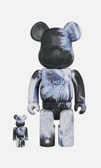 Medicom Toy Bearbrick 400% + 100% Mt. Fuji, Japan 35.668162 139.600441