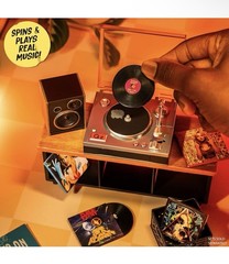 MGA’s Miniverse Real Music Record Player – Mini Collectibles IN HAND