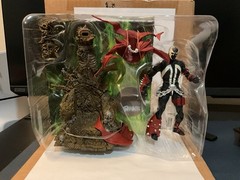 Mcfarlane Toys Spawn’s Universe Deluxe Spawn on Throne Figure 100% Complete