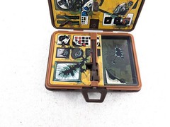 Vintage 1975 Kenner SMDM Oscar Goldman Figure Exploding Briefcase W/ Files