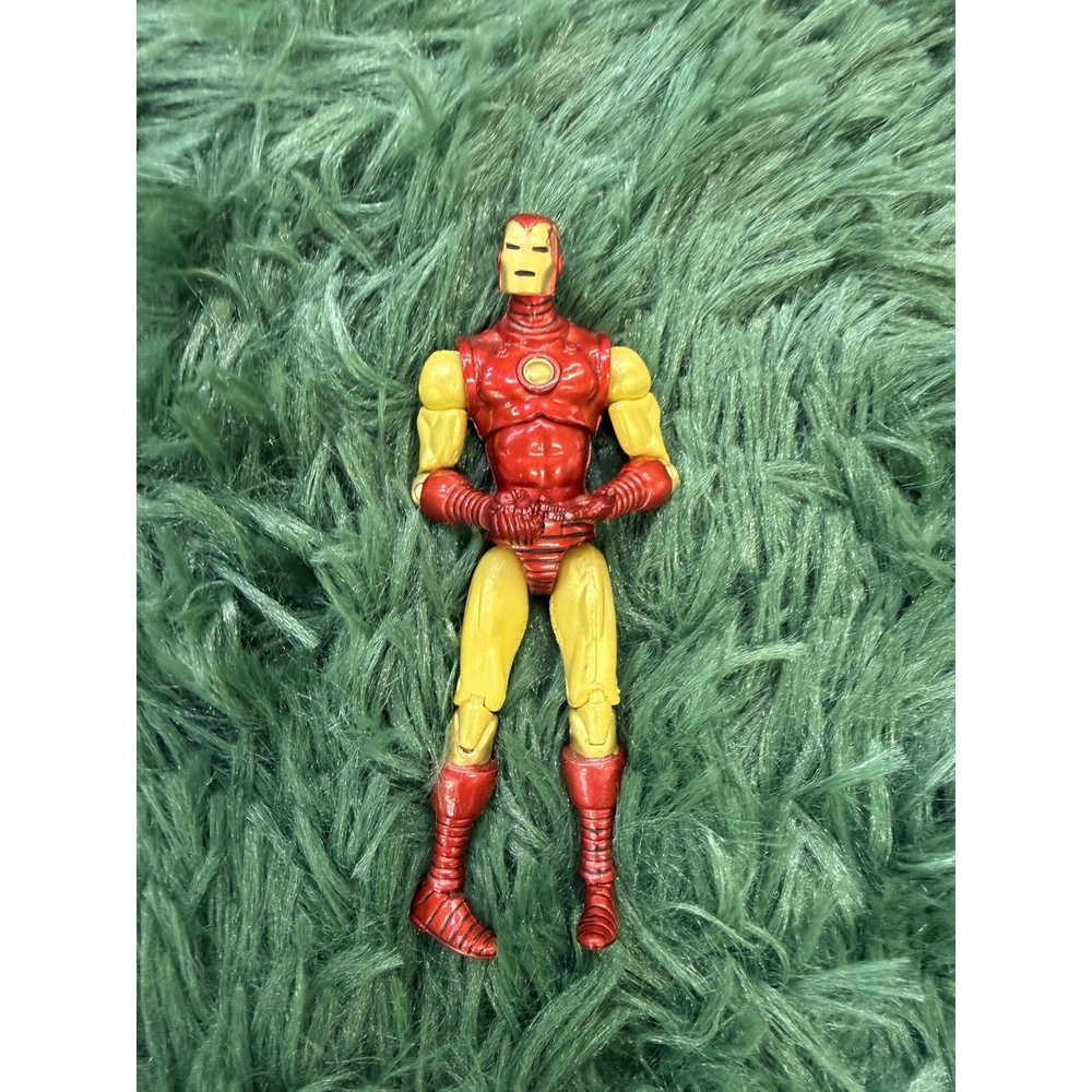 Hasbro Marvel Iron Man Action Figure 2009 Red Gold Yellow 4.5″ Tall