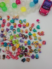 Squinkies Lot of 101 Animals People Robots Car + 80 Empty Houses