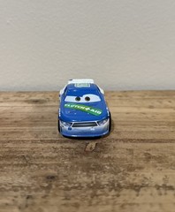 Mattel Disney Pixar Cars 3 Dino Draftsky #121 Clutch Aid Piston Cup Racers