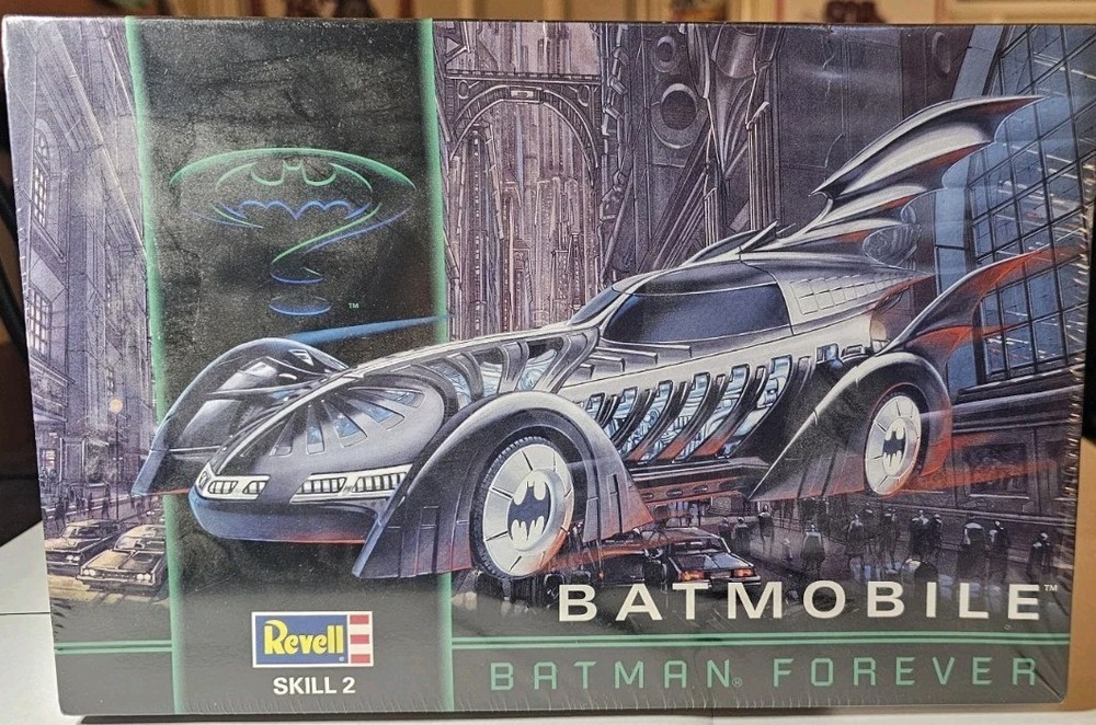 Revell Skill 2 Batmobile Batman Forever Scale 1:25 Model Kit 6720 Sealed