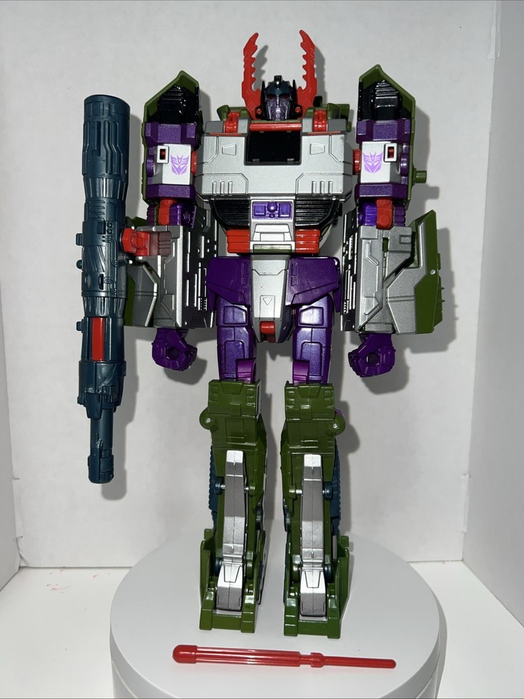 Transformers Combiner Wars Leader Class Armada Megatron. Missing 2 accessories.