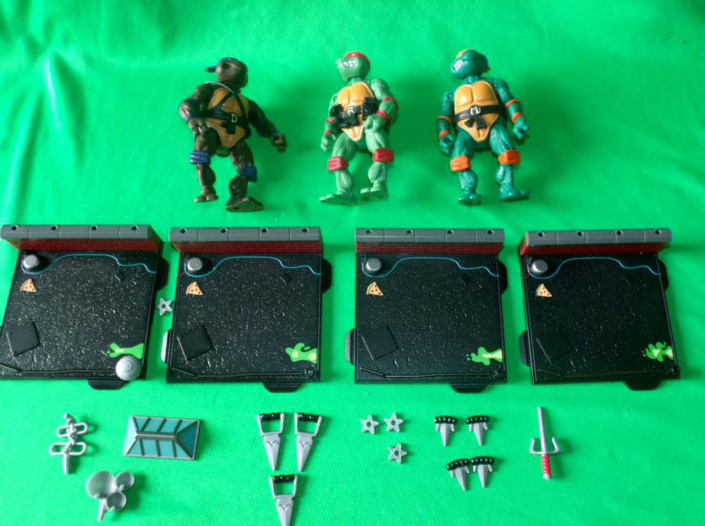 Teenage Mutant Ninja Turtles REMASTERED Figures and parts incomplete