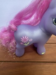 My Little Pony G3 MLP Petal Blossom 2004 Long Tinsel Hair Purple Flowers