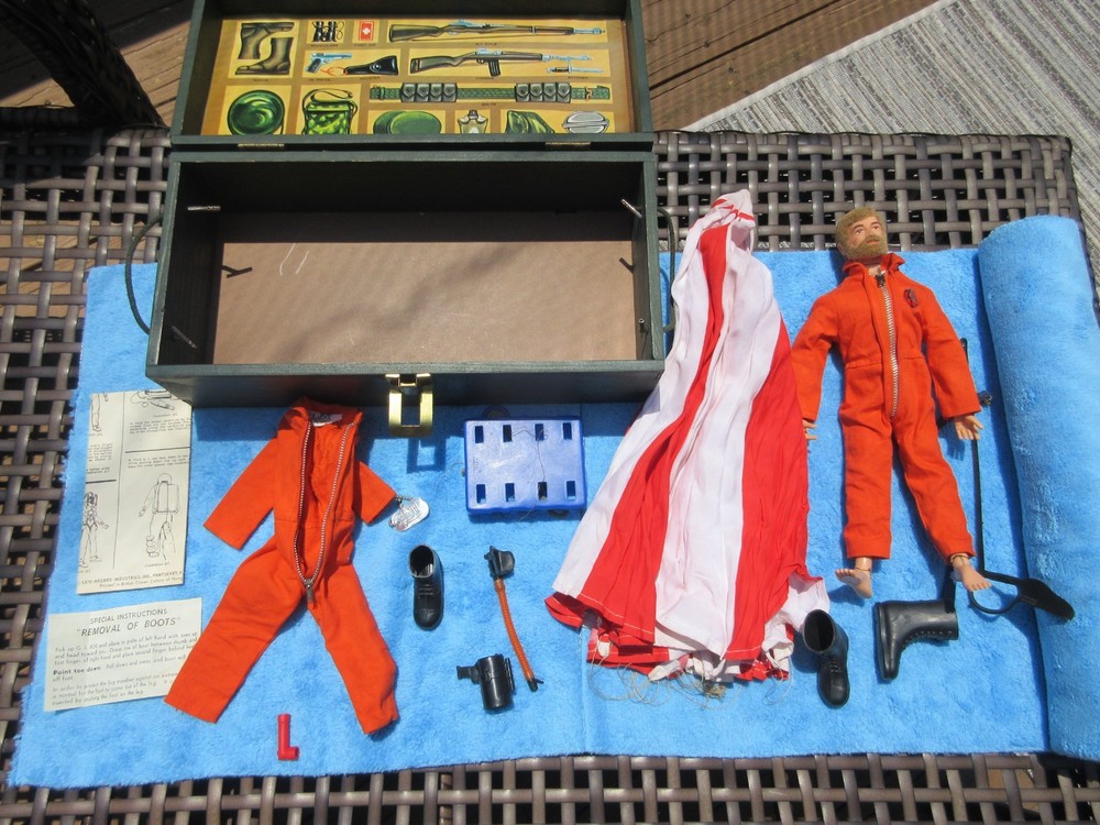 GI Joe Fantastic Freefall partial parachute set footlocker blonde action figure